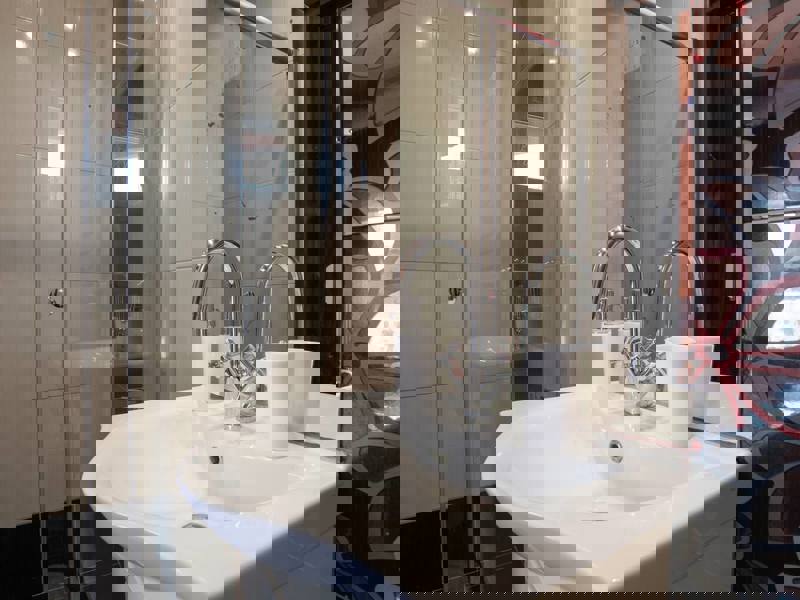 1bt2.jpeg