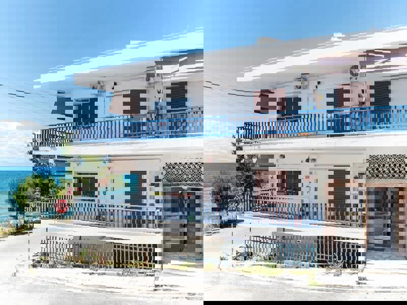 ext1.jpg